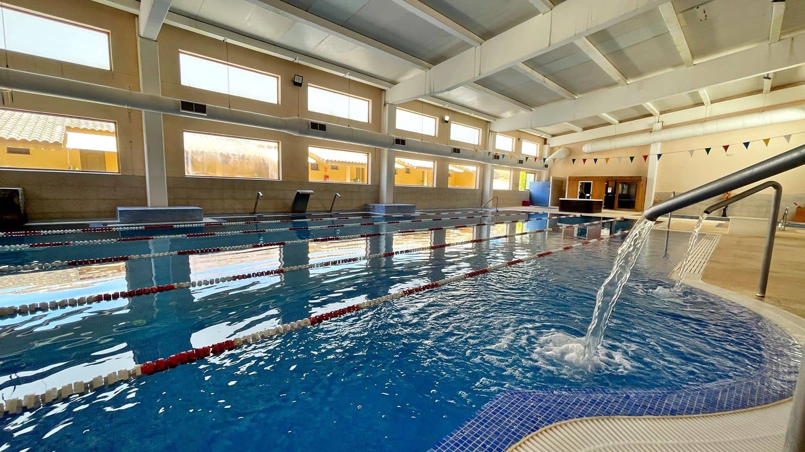 55 slaapkamer Commercieel te koop in L'Olleria met zwembad garage - € 10.000.000 (Ref: 9512036)