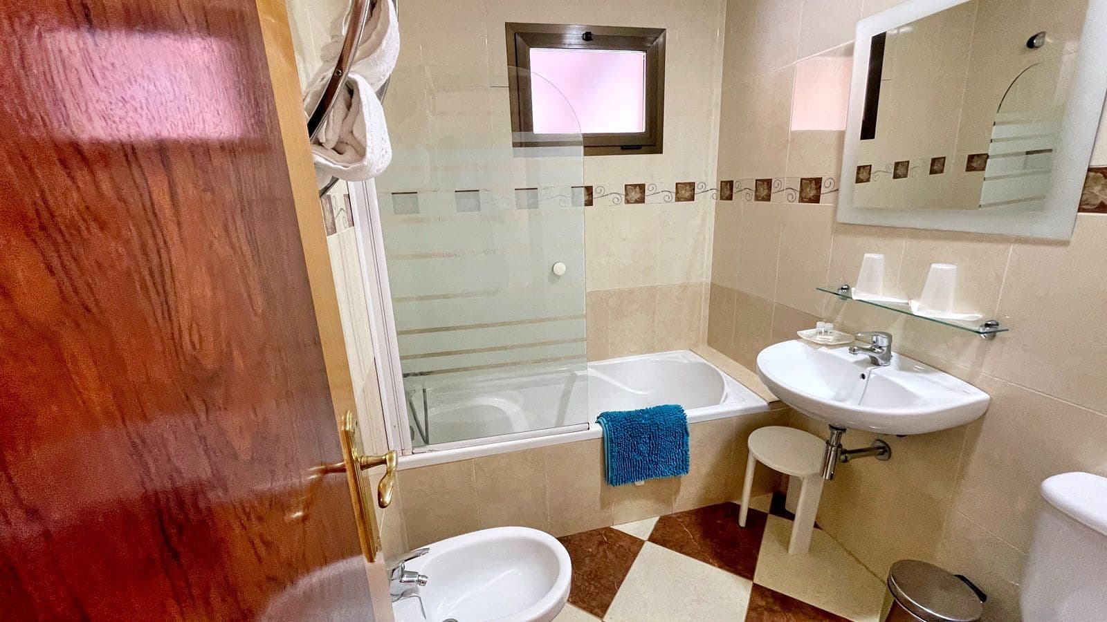 55 slaapkamer Commercieel te koop in L'Olleria met zwembad garage - € 10.000.000 (Ref: 9512036)