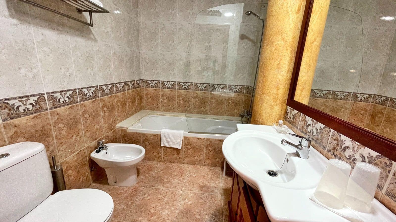 55 slaapkamer Commercieel te koop in L'Olleria met zwembad garage - € 10.000.000 (Ref: 9512036)