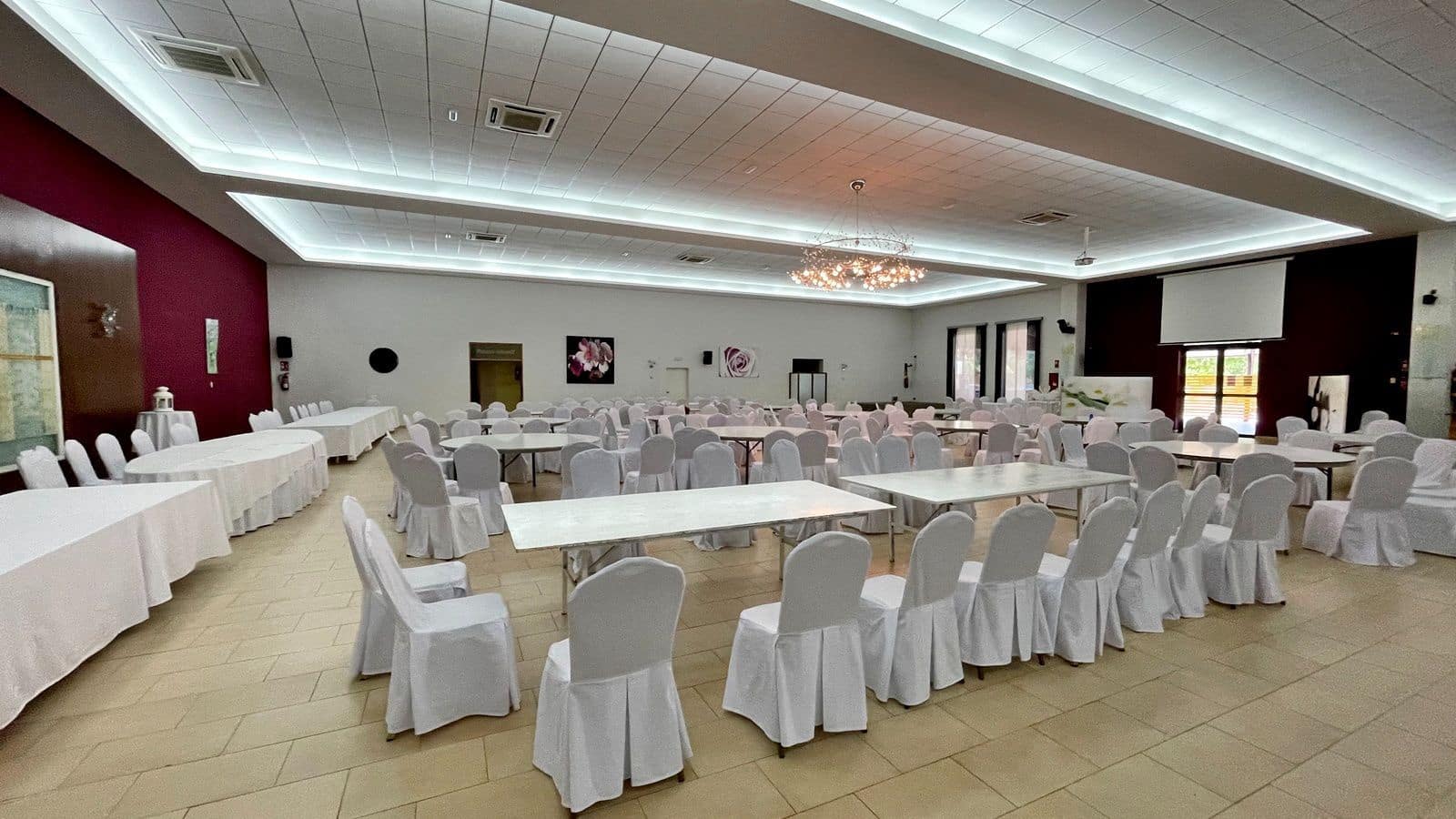 55 slaapkamer Commercieel te koop in L'Olleria met zwembad garage - € 10.000.000 (Ref: 9512036)