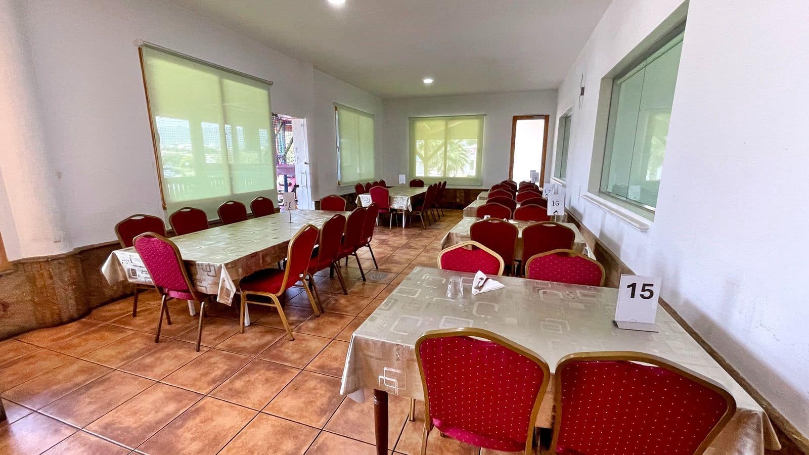 55 slaapkamer Commercieel te koop in L'Olleria met zwembad garage - € 10.000.000 (Ref: 9512036)