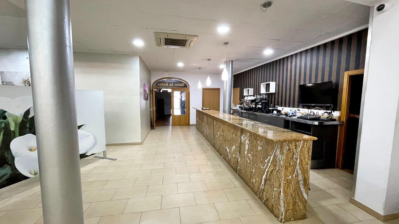 55 slaapkamer Commercieel te koop in L'Olleria met zwembad garage - € 10.000.000 (Ref: 9512036)