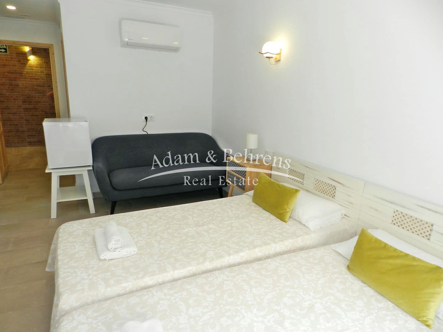 Hotelli myytävänä paikassa Calpe / Calp - 1 700 000 € (Ref: 9570321)