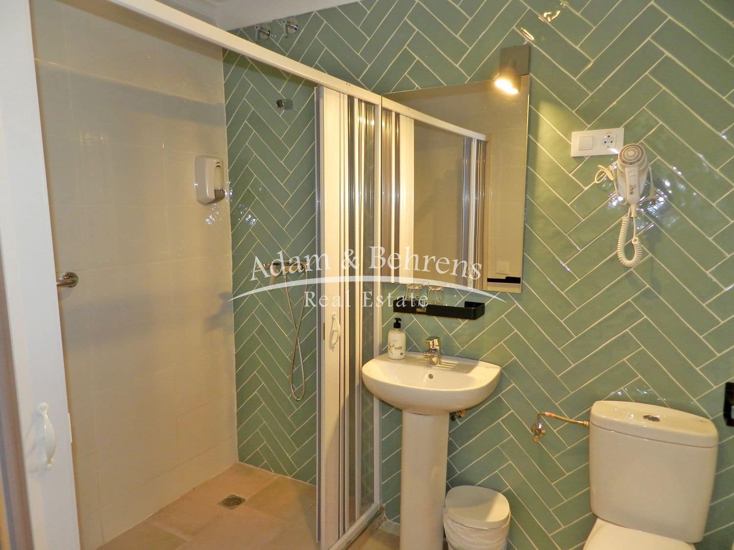 Hotelli myytävänä paikassa Calpe / Calp - 1 700 000 € (Ref: 9570321)