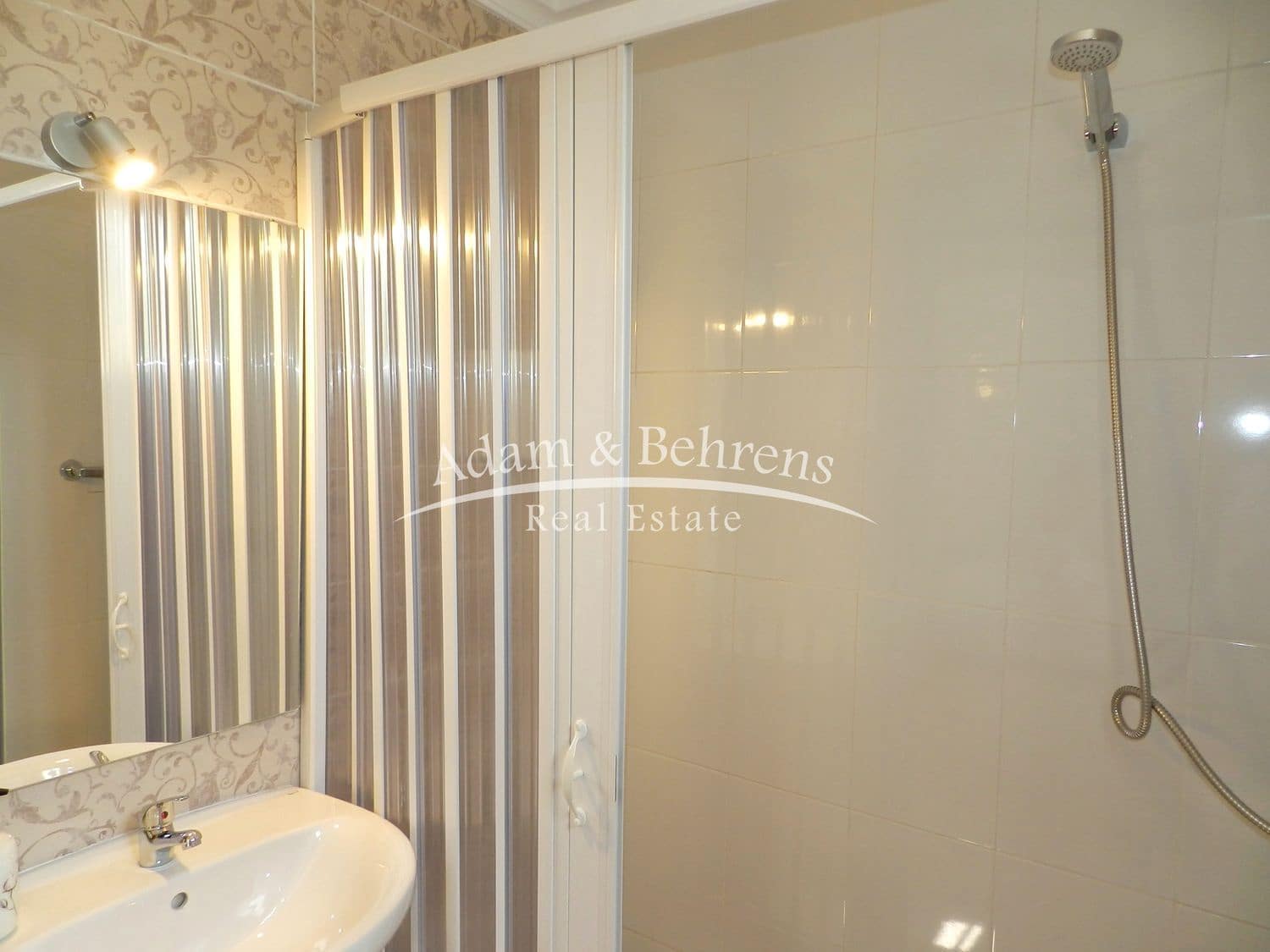 Hotelli myytävänä paikassa Calpe / Calp - 1 700 000 € (Ref: 9570321)