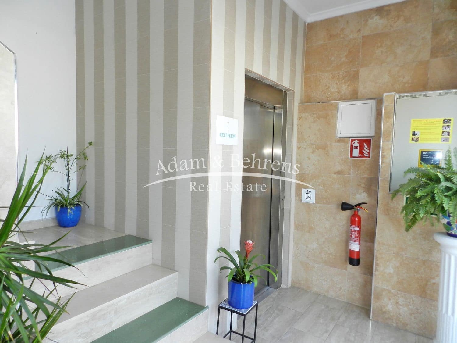 Hotelli myytävänä paikassa Calpe / Calp - 1 700 000 € (Ref: 9570321)