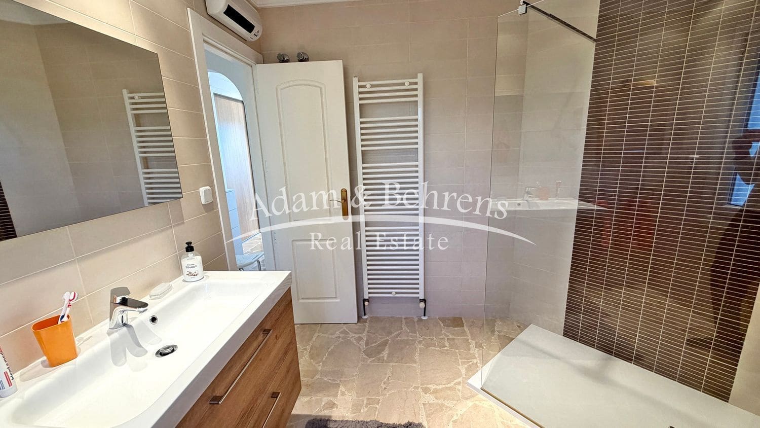 Chalet de 2 habitaciones en Dénia en venta con piscina garaje - 520.000 € (Ref: 9573706)