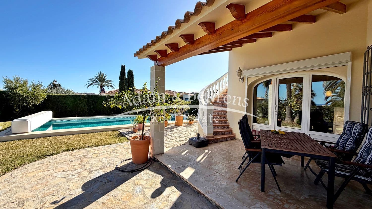 Chalet de 2 habitaciones en Dénia en venta con piscina garaje - 520.000 € (Ref: 9573706)