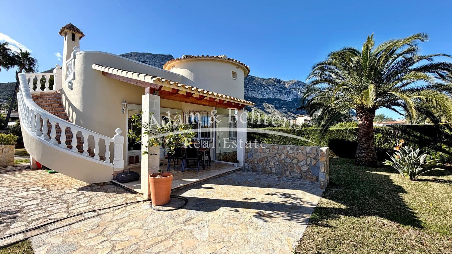 Chalet de 2 habitaciones en Dénia en venta con piscina garaje - 520.000 € (Ref: 9573706)