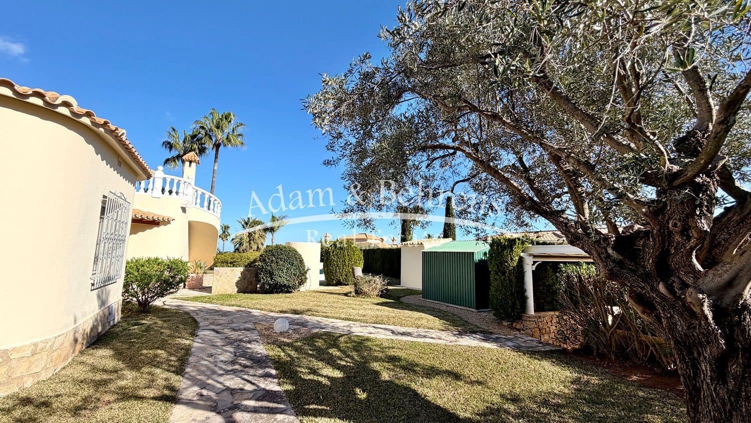 Chalet de 2 habitaciones en Dénia en venta con piscina garaje - 520.000 € (Ref: 9573706)