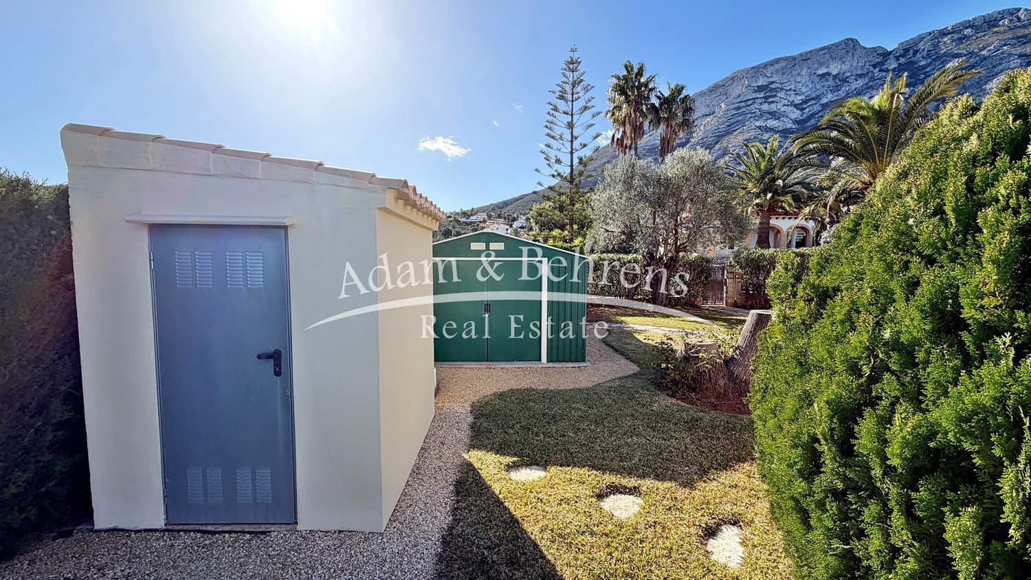 Chalet de 2 habitaciones en Dénia en venta con piscina garaje - 520.000 € (Ref: 9573706)