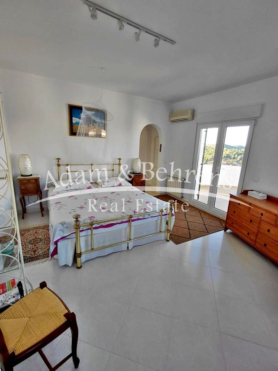 3 chambre Villa/Maison à vendre à Alicante ville avec piscine garage - 548 000 € (Ref: 9654530)