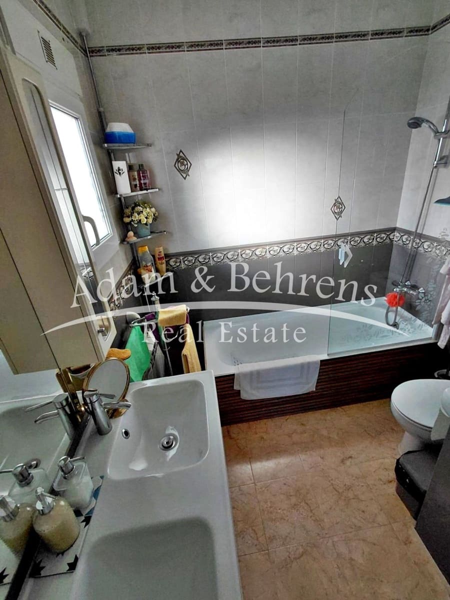 3 chambre Villa/Maison à vendre à Alicante ville avec piscine garage - 548 000 € (Ref: 9654530)