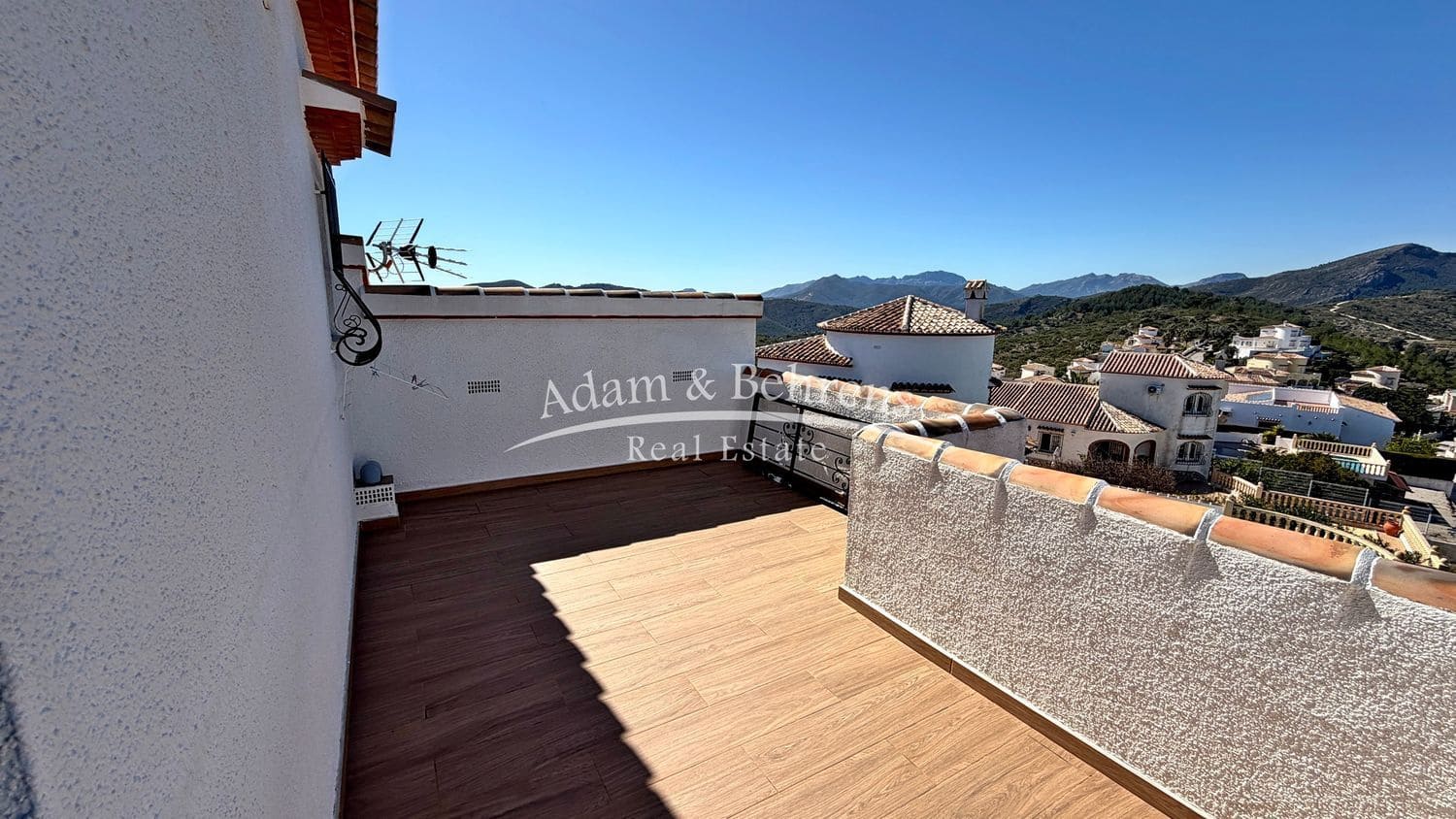 3 makuuhuone Huvila myytävänä paikassa Monte Pedreguer mukana uima-altaan 
autotalli - 548 000 € (Ref: 9654530)