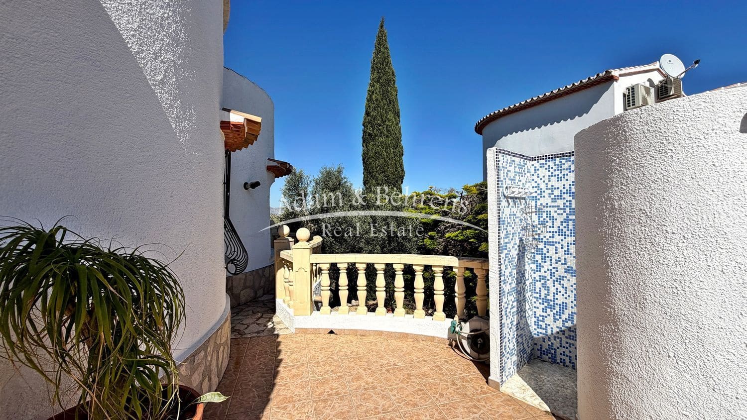 3 makuuhuone Huvila myytävänä paikassa Monte Pedreguer mukana uima-altaan 
autotalli - 548 000 € (Ref: 9654530)