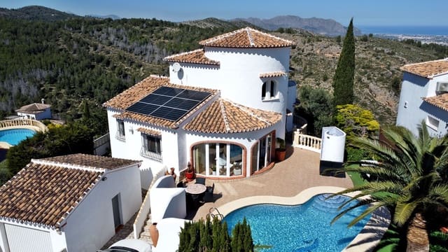3 slaapkamer Villa te koop in Pedreguer met zwembad garage - € 548.000 (Ref: 9654530)