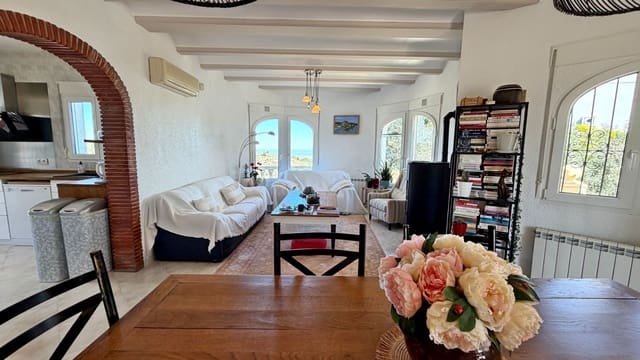 3 slaapkamer Villa te koop in Pedreguer met zwembad garage - € 548.000 (Ref: 9654530)