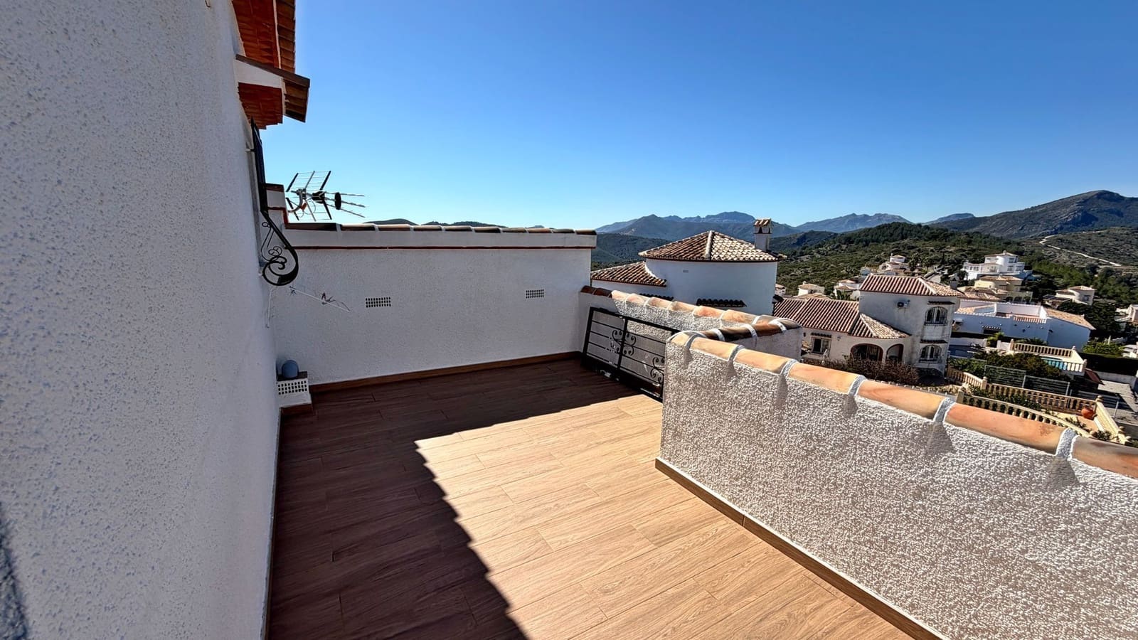3 slaapkamer Villa te koop in Pedreguer met zwembad garage - € 548.000 (Ref: 9654530)