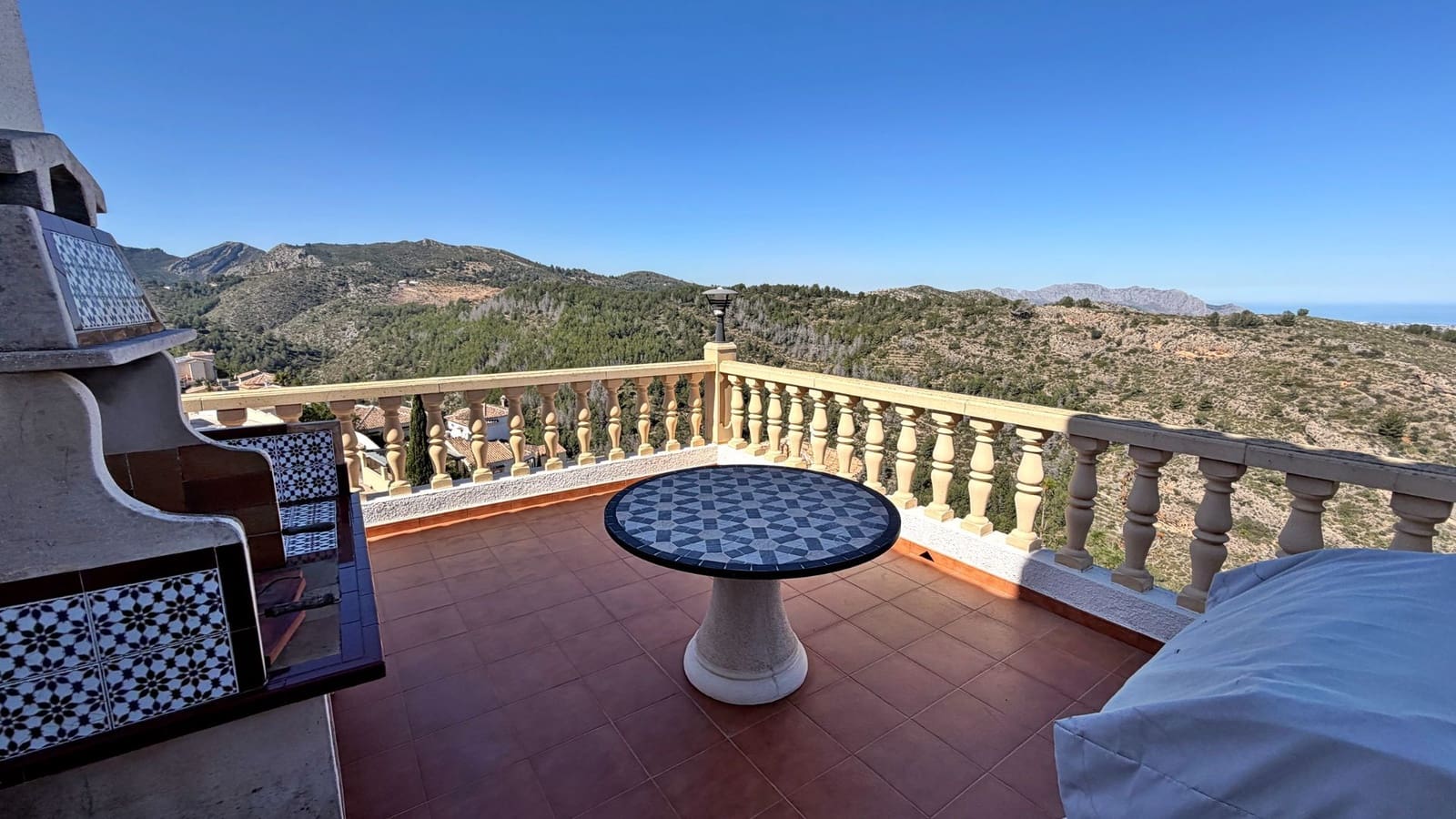 3 slaapkamer Villa te koop in Pedreguer met zwembad garage - € 548.000 (Ref: 9654530)