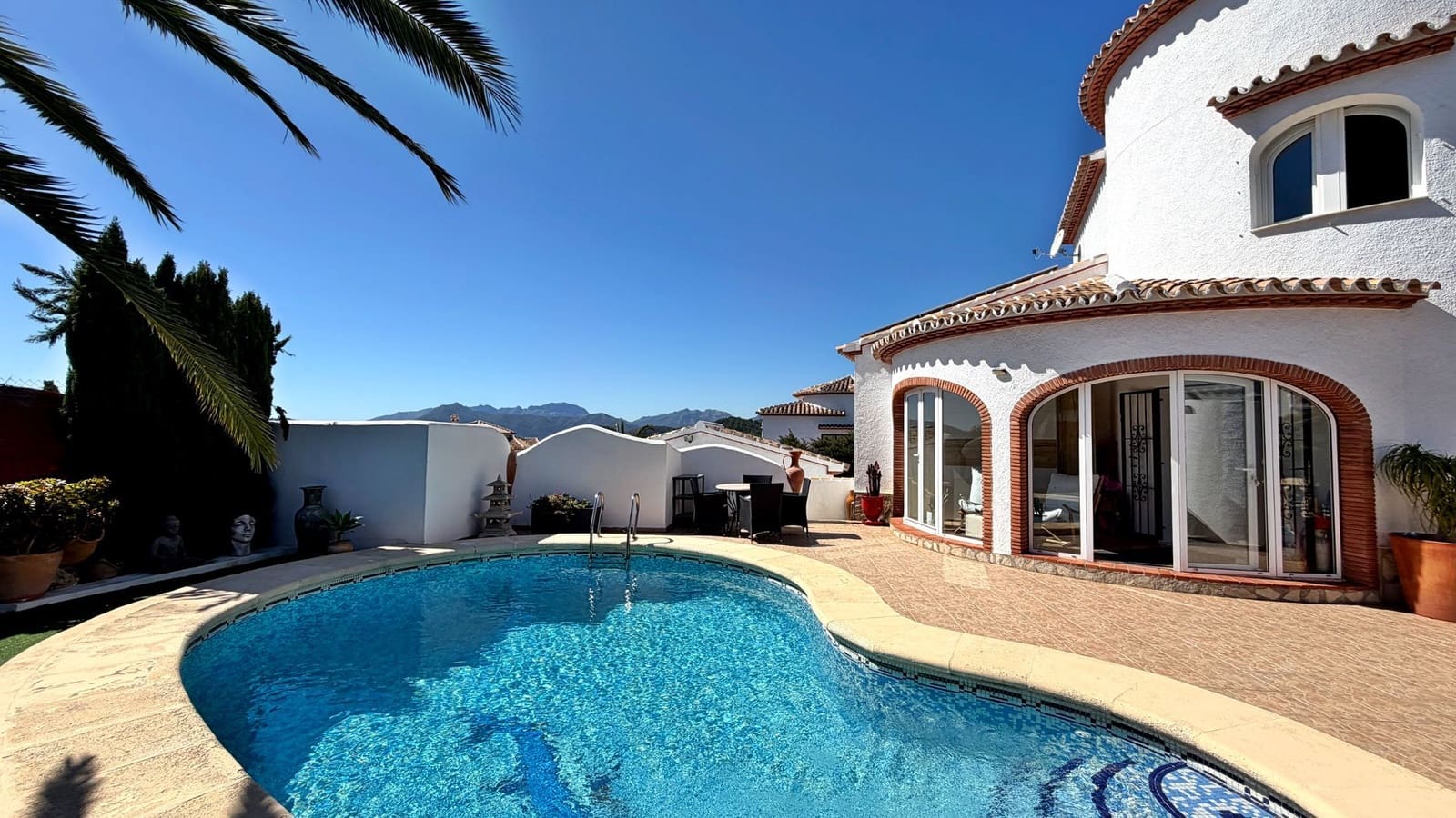3 slaapkamer Villa te koop in Pedreguer met zwembad garage - € 548.000 (Ref: 9654530)