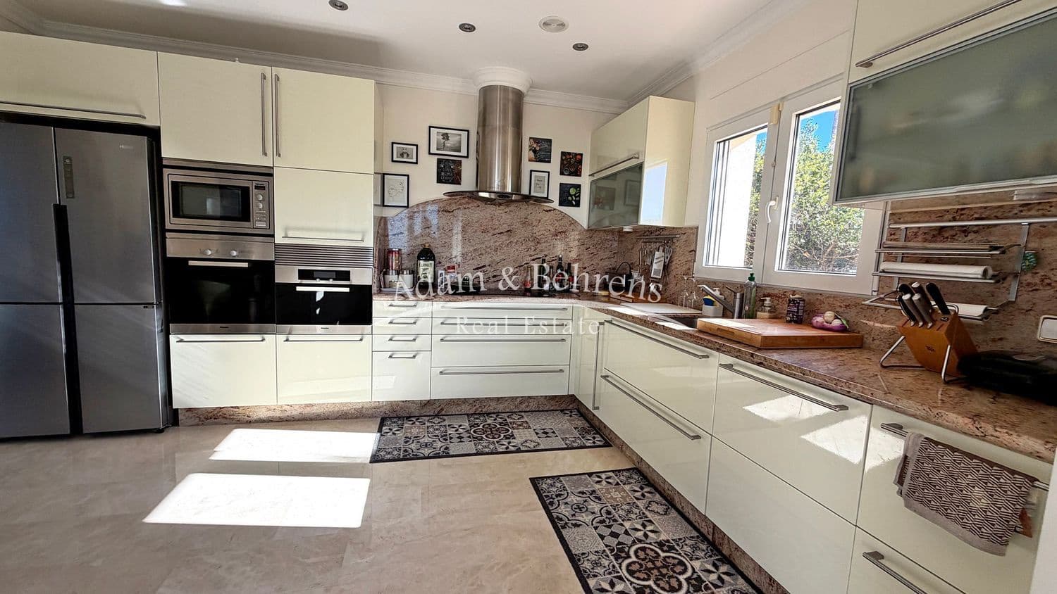 5 soverom Villa til salgs i Denia med svømmebasseng garasje - € 1 175 000 (Ref: 9700357)