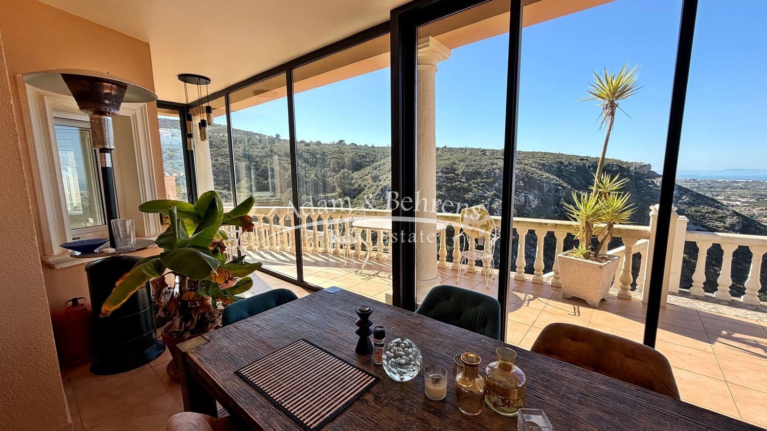 5 soverom Villa til salgs i Denia med svømmebasseng garasje - € 1 175 000 (Ref: 9700357)