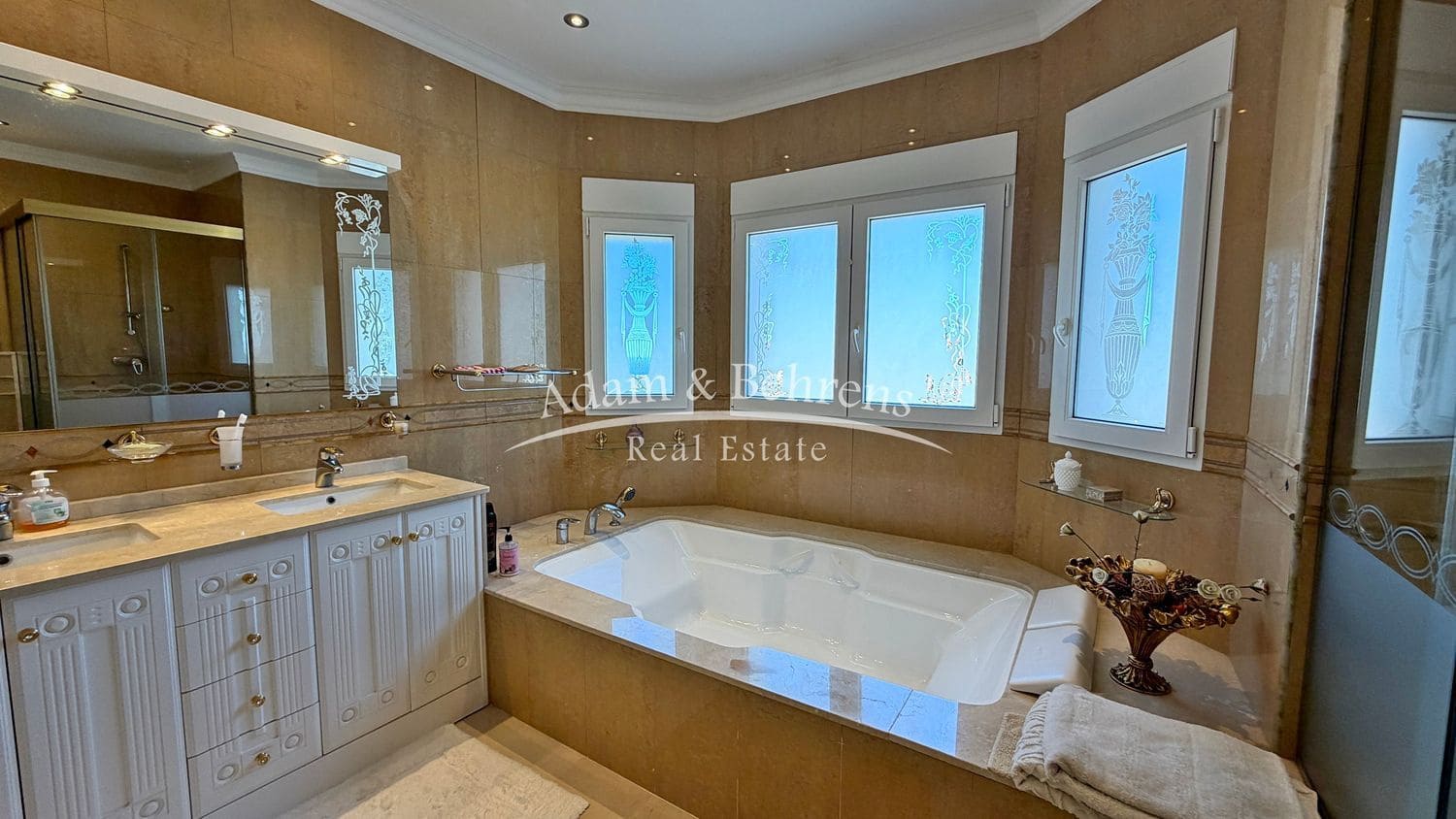 5 soverom Villa til salgs i Denia med svømmebasseng garasje - € 1 175 000 (Ref: 9700357)