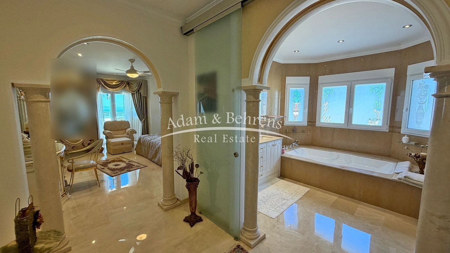 5 soverom Villa til salgs i Denia med svømmebasseng garasje - € 1 175 000 (Ref: 9700357)