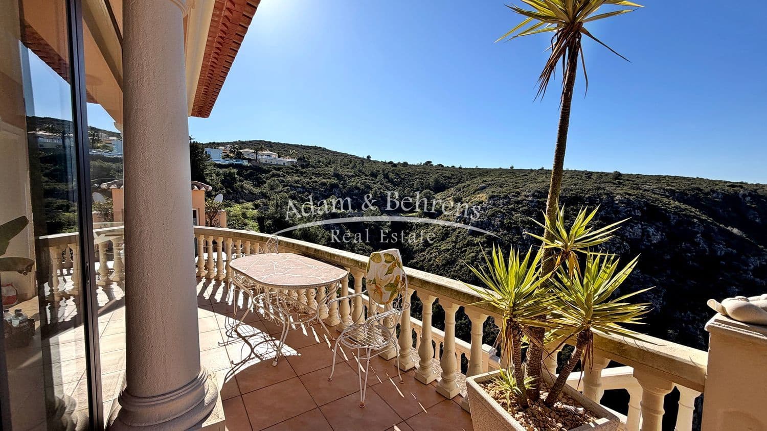 5 soverom Villa til salgs i Denia med svømmebasseng garasje - € 1 175 000 (Ref: 9700357)