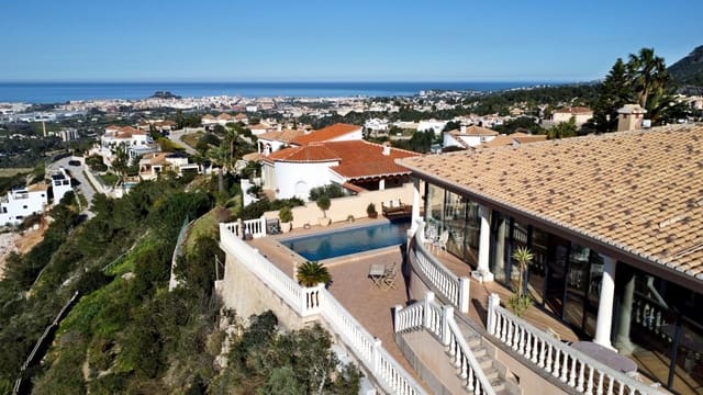 5 Zimmer Villa zu verkaufen in Dénia mit Pool Garage - 1.175.000 € (Ref: 9700357)