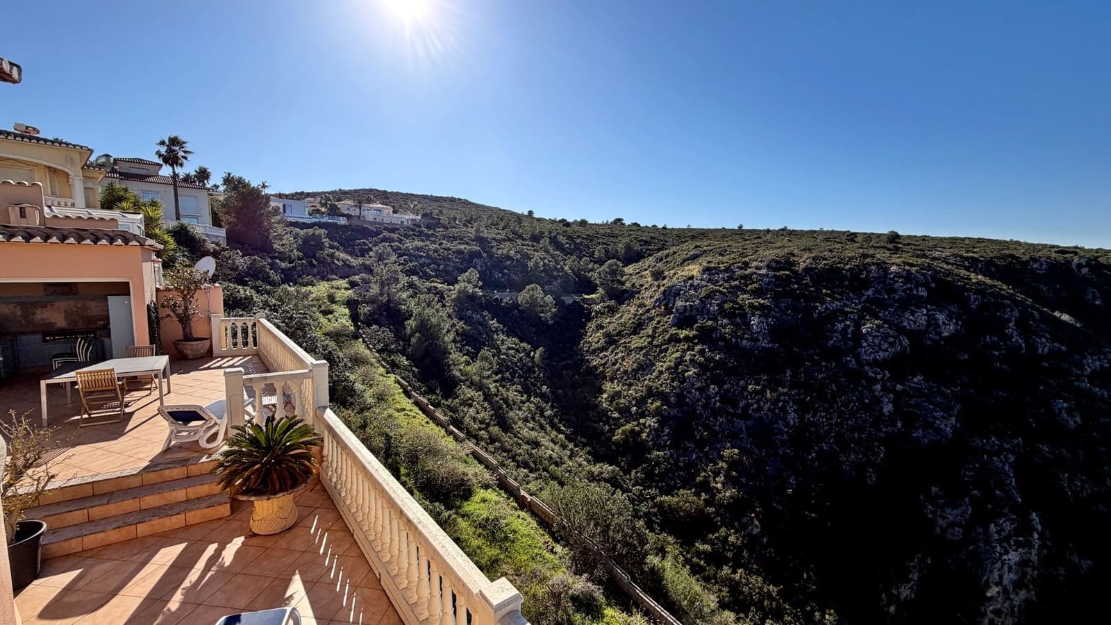 5 Zimmer Villa zu verkaufen in Denia mit Pool Garage - 1.175.000 € (Ref: 9700357)