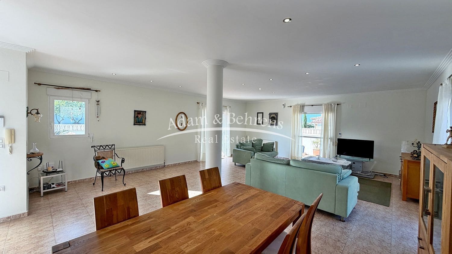 3 bedroom Villa for sale in Alicante / Alacant city with pool garage - € 630,000 (Ref: 9719484)