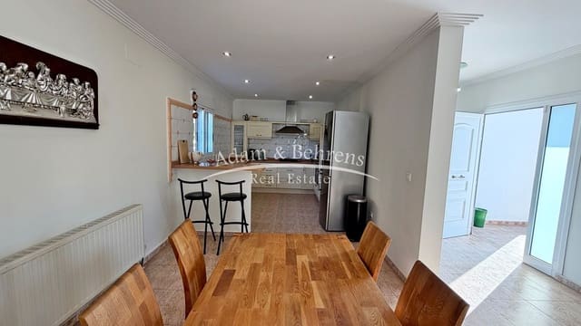 3 makuuhuone Huvila myytävänä paikassa Alicante kaupunki mukana uima-altaan 
autotalli - 630 000 € (Ref: 9719484)