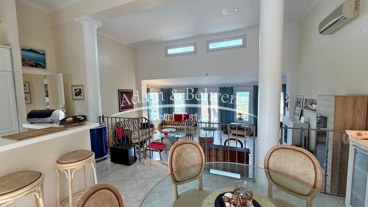 3 makuuhuone Huvila myytävänä paikassa Orba mukana uima-altaan 
autotalli - 470 000 € (Ref: 9796078)