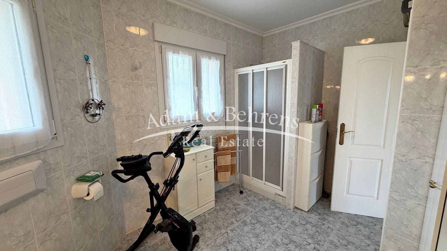 3 makuuhuone Huvila myytävänä paikassa Orba mukana uima-altaan 
autotalli - 470 000 € (Ref: 9796078)