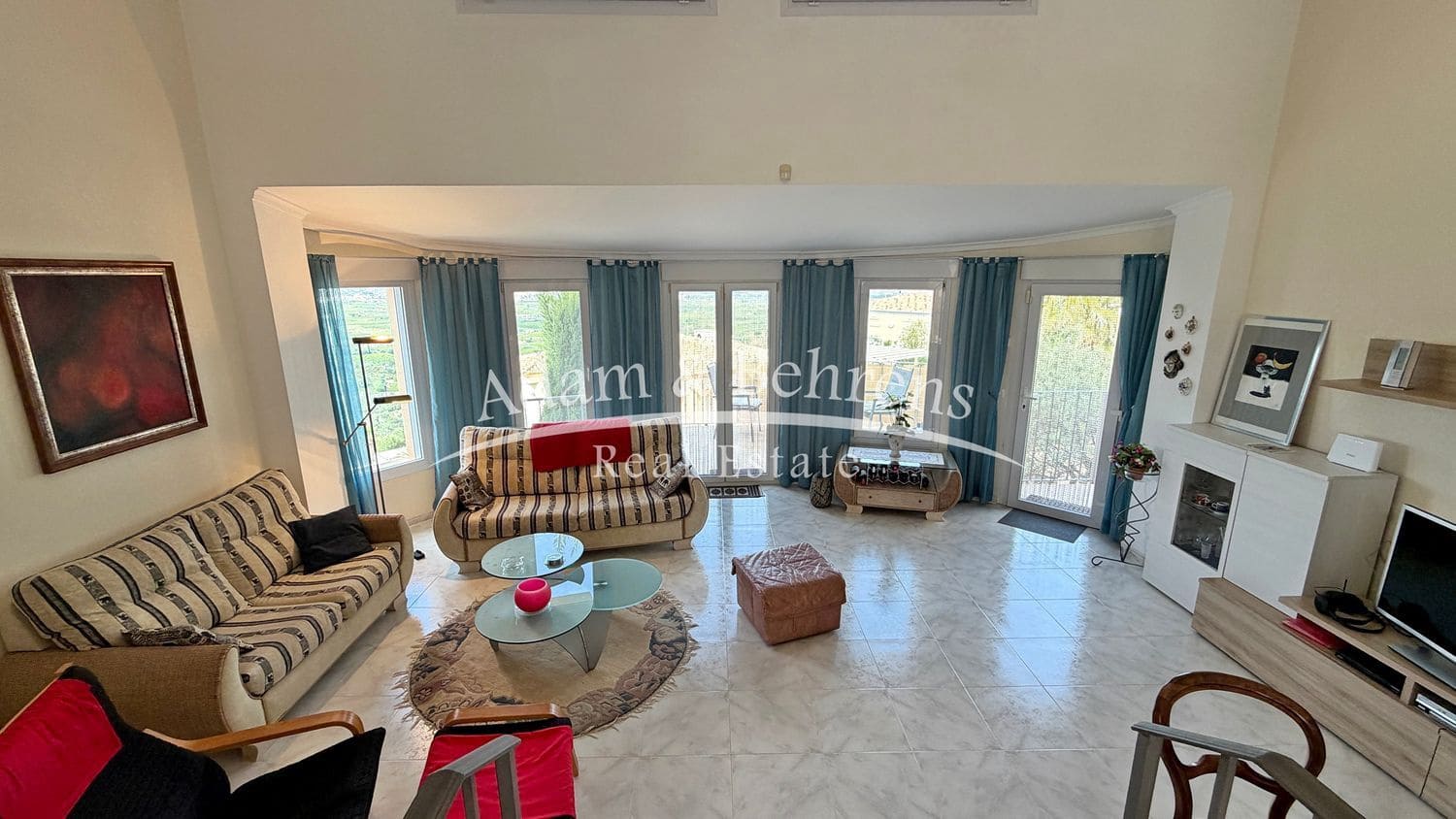 3 makuuhuone Huvila myytävänä paikassa Orba mukana uima-altaan 
autotalli - 470 000 € (Ref: 9796078)