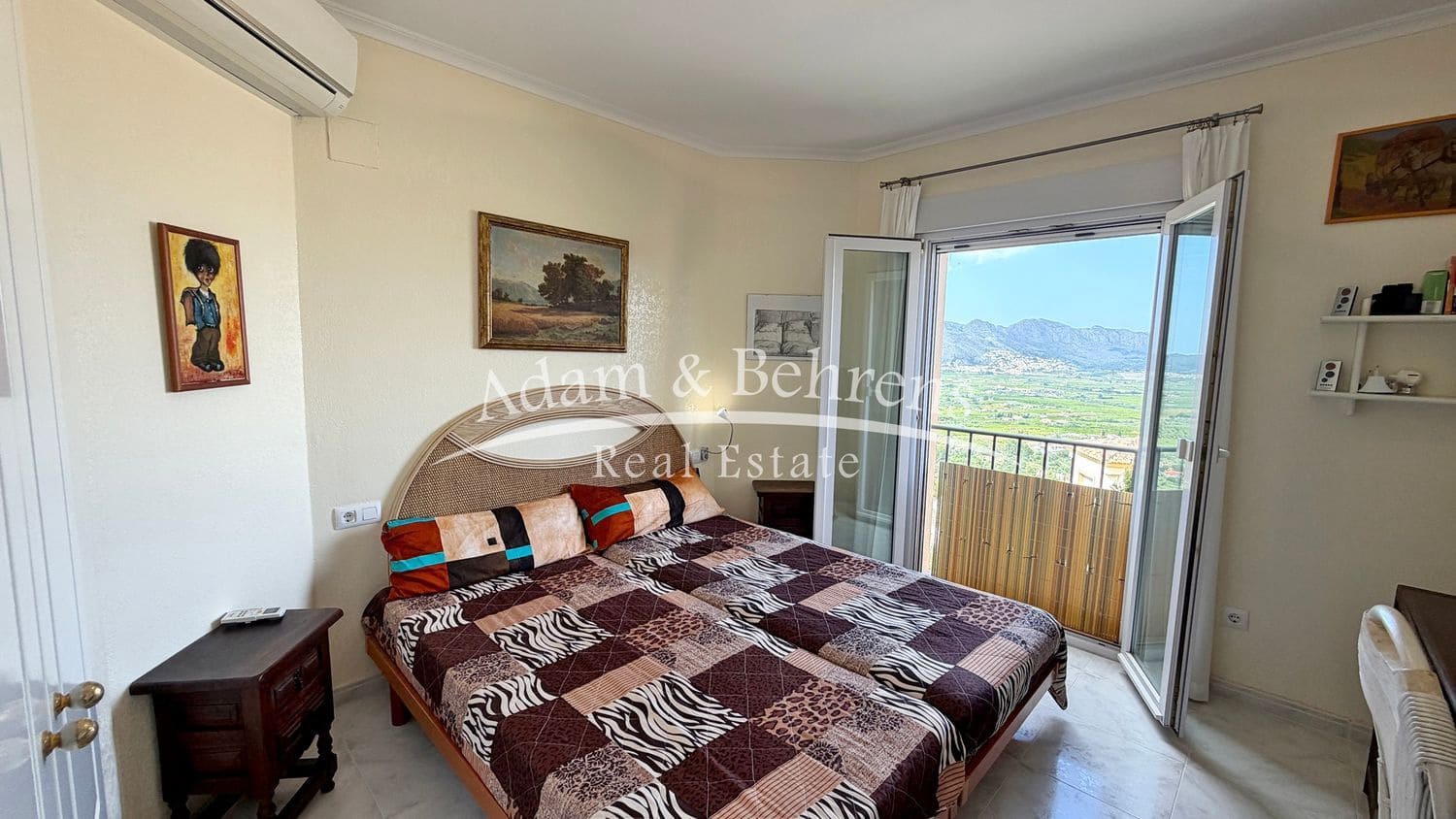 3 makuuhuone Huvila myytävänä paikassa Orba mukana uima-altaan 
autotalli - 470 000 € (Ref: 9796078)