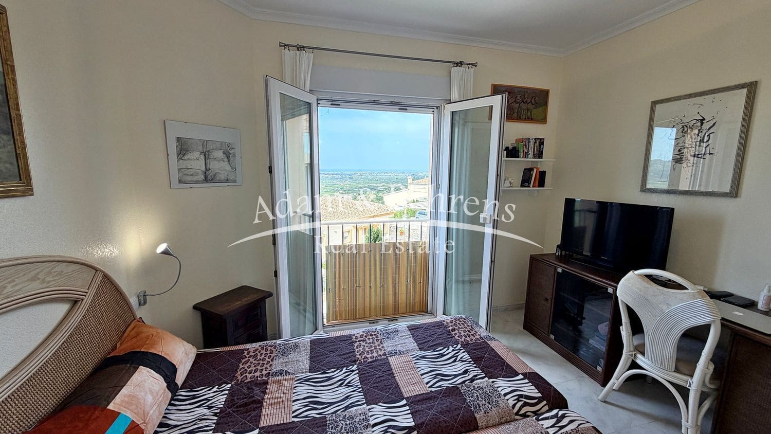 3 makuuhuone Huvila myytävänä paikassa Orba mukana uima-altaan 
autotalli - 470 000 € (Ref: 9796078)