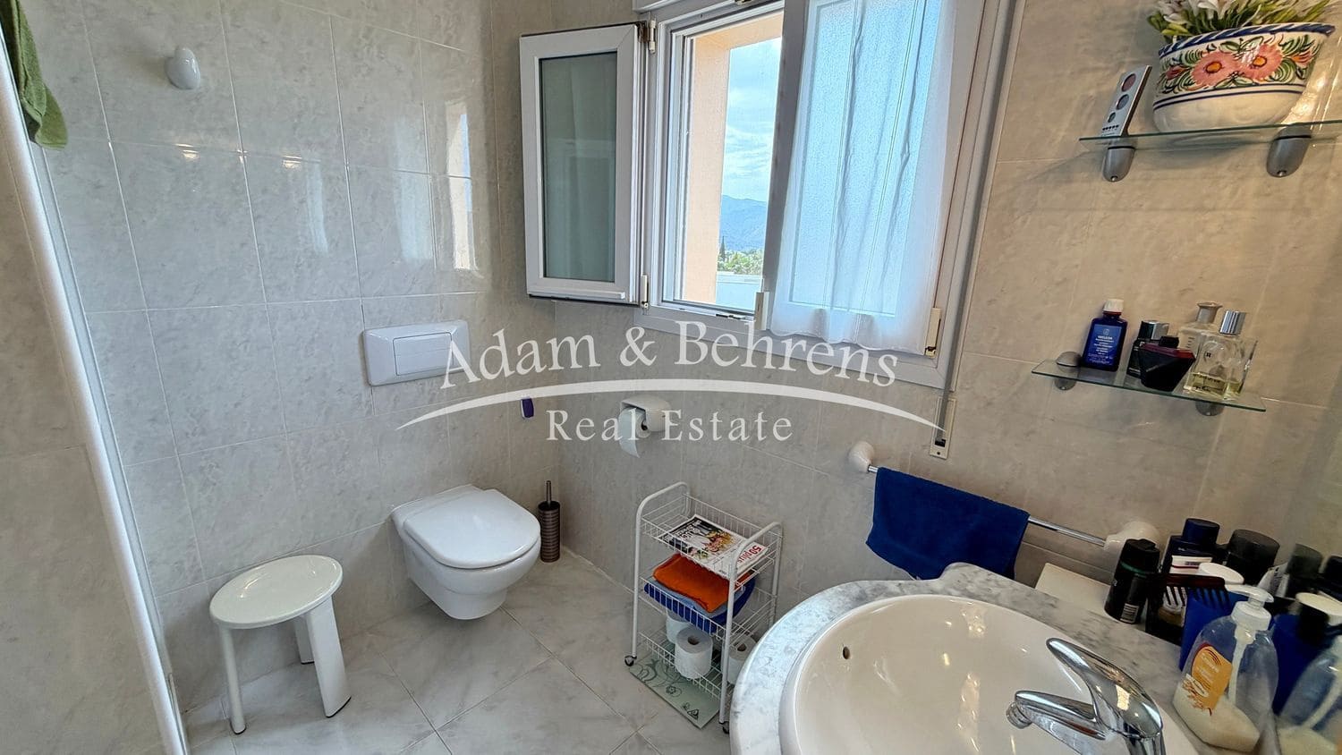 3 makuuhuone Huvila myytävänä paikassa Orba mukana uima-altaan 
autotalli - 470 000 € (Ref: 9796078)