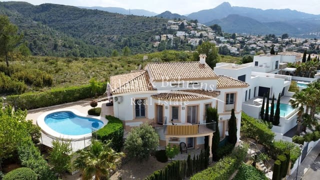 3 quarto Moradia para venda em Orba com piscina garagem - 470 000 € (Ref: 9796078)