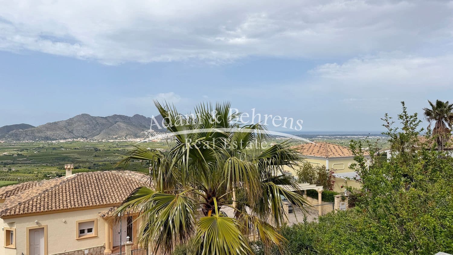 3 makuuhuone Huvila myytävänä paikassa Orba mukana uima-altaan 
autotalli - 470 000 € (Ref: 9796078)