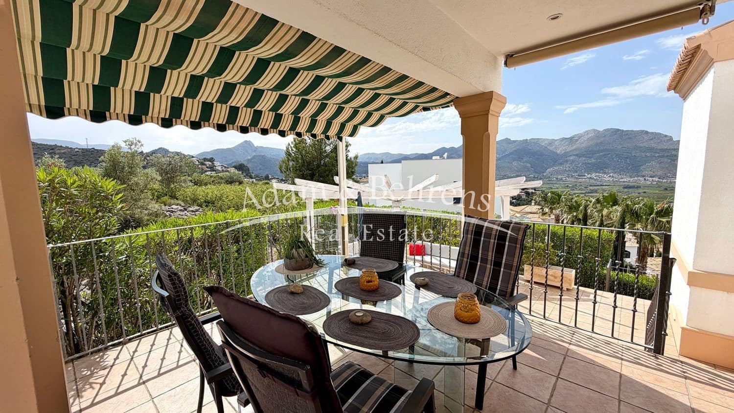 3 makuuhuone Huvila myytävänä paikassa Orba mukana uima-altaan 
autotalli - 470 000 € (Ref: 9796078)