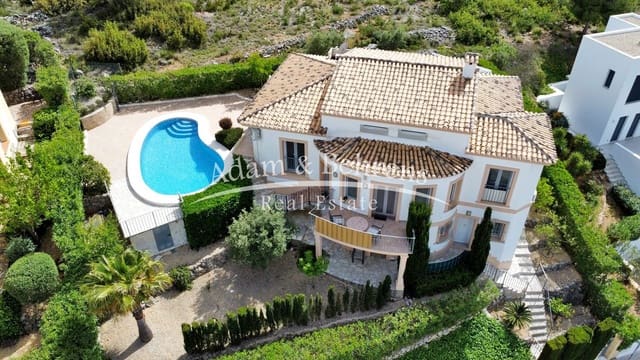 3 quarto Moradia para venda em Orba com piscina garagem - 470 000 € (Ref: 9796078)