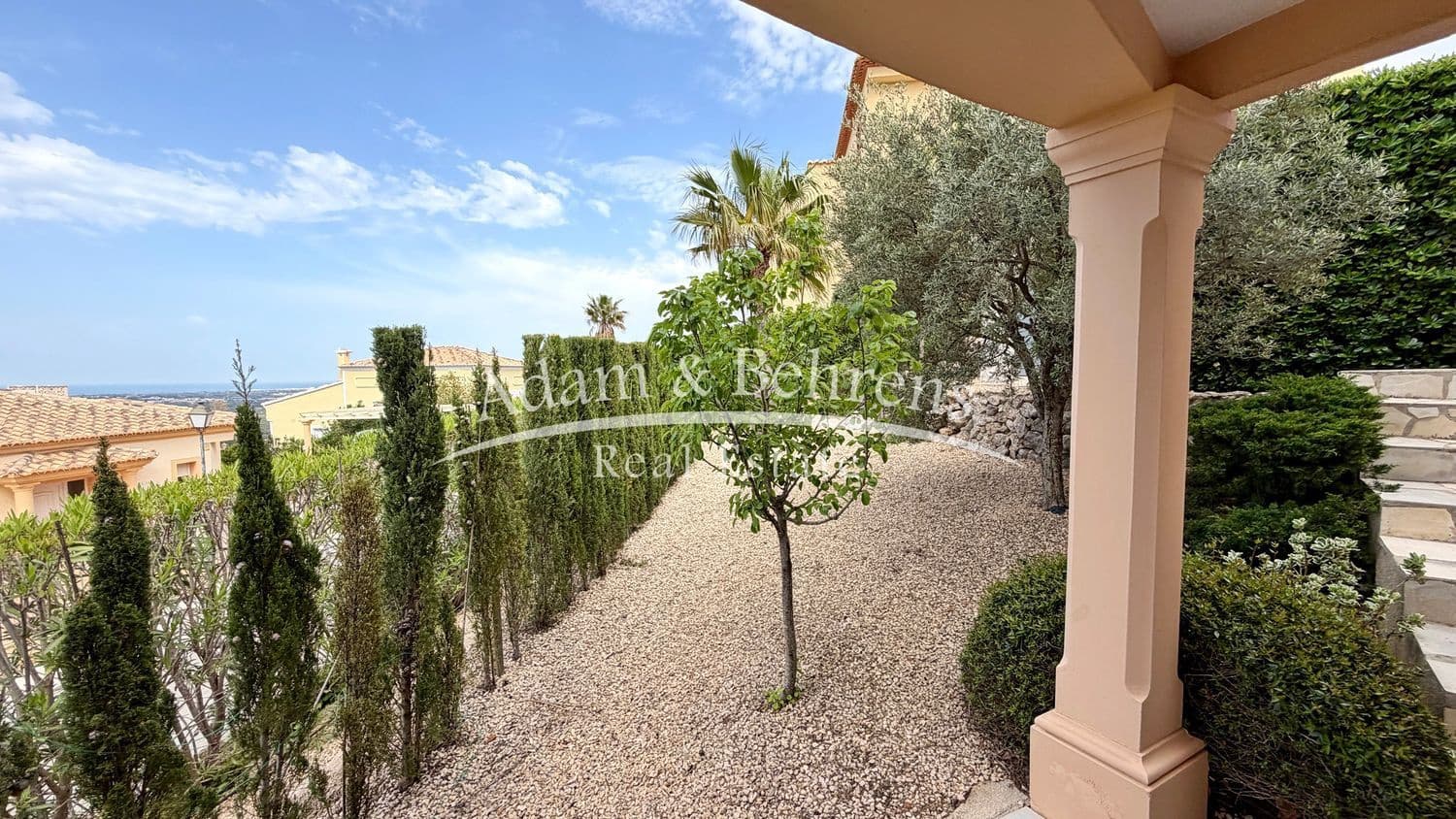 3 makuuhuone Huvila myytävänä paikassa Orba mukana uima-altaan 
autotalli - 470 000 € (Ref: 9796078)