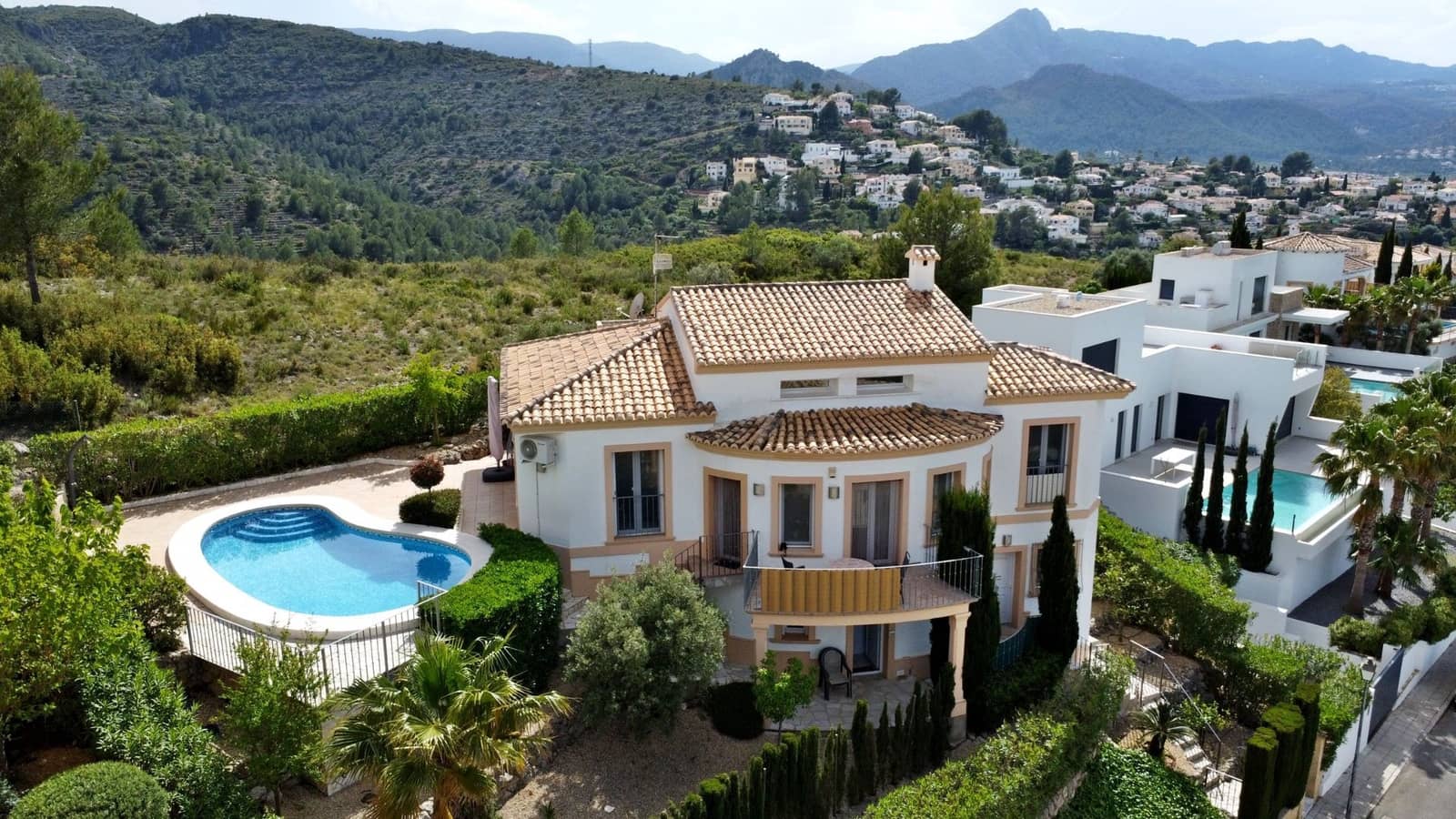 3 chambre Villa/Maison à vendre à Orba avec piscine - 470 000 € (Ref: 9796078)