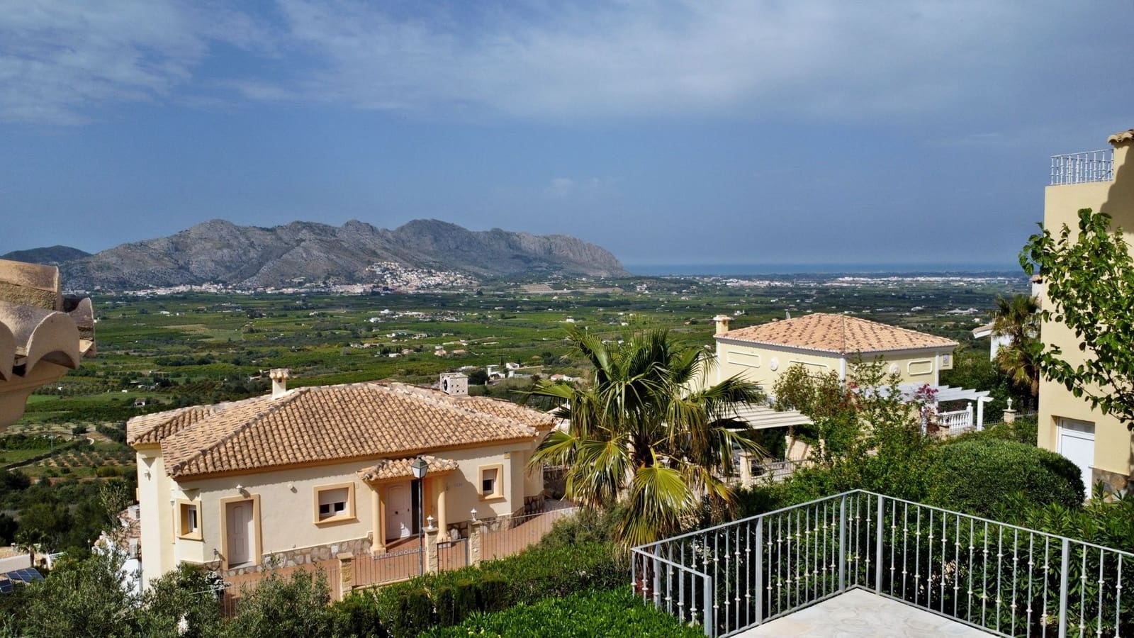 3 chambre Villa/Maison à vendre à Orba avec piscine - 470 000 € (Ref: 9796078)