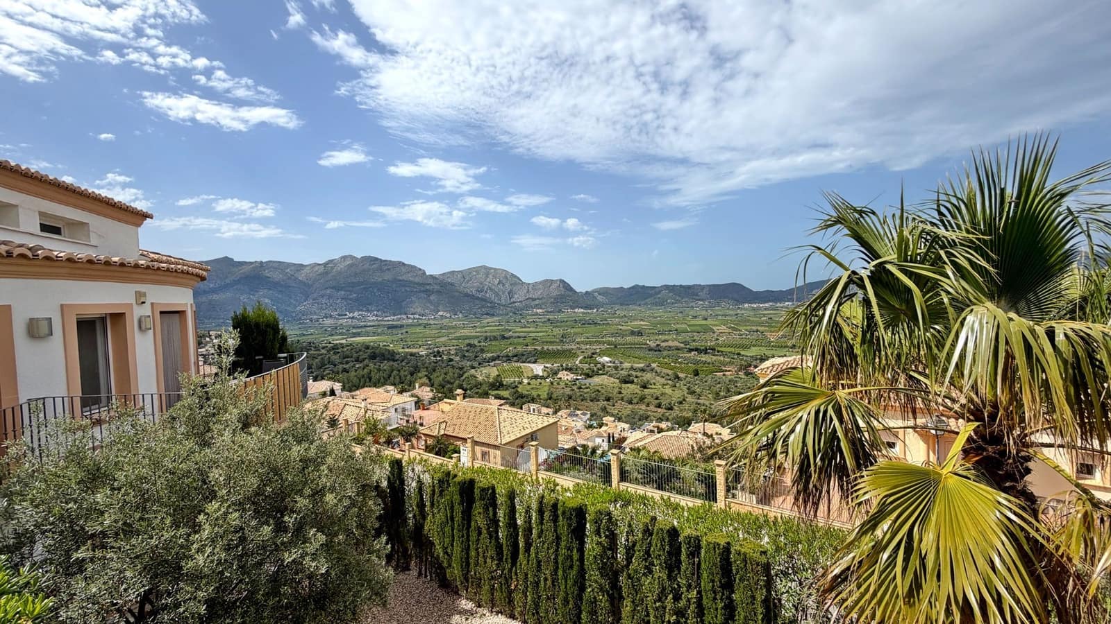 3 chambre Villa/Maison à vendre à Orba avec piscine - 470 000 € (Ref: 9796078)