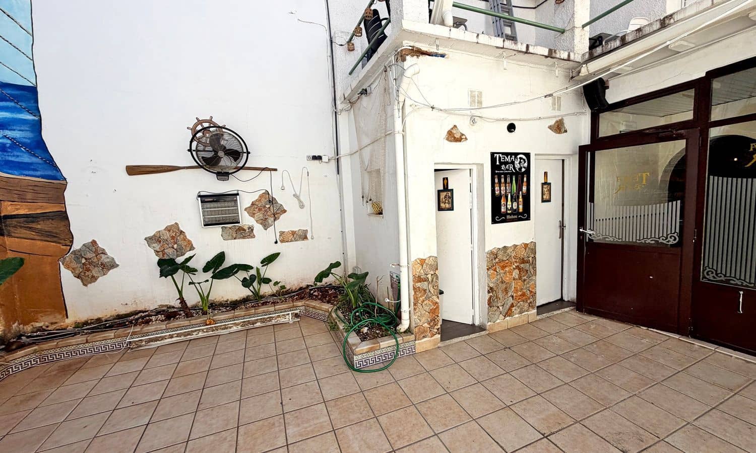 Comercial para venda em Denia - 299 000 € (Ref: 9864017)