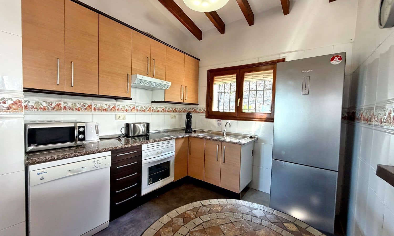 5 bedroom Villa for sale in Pego with pool garage - € 649,000 (Ref: 9866296)