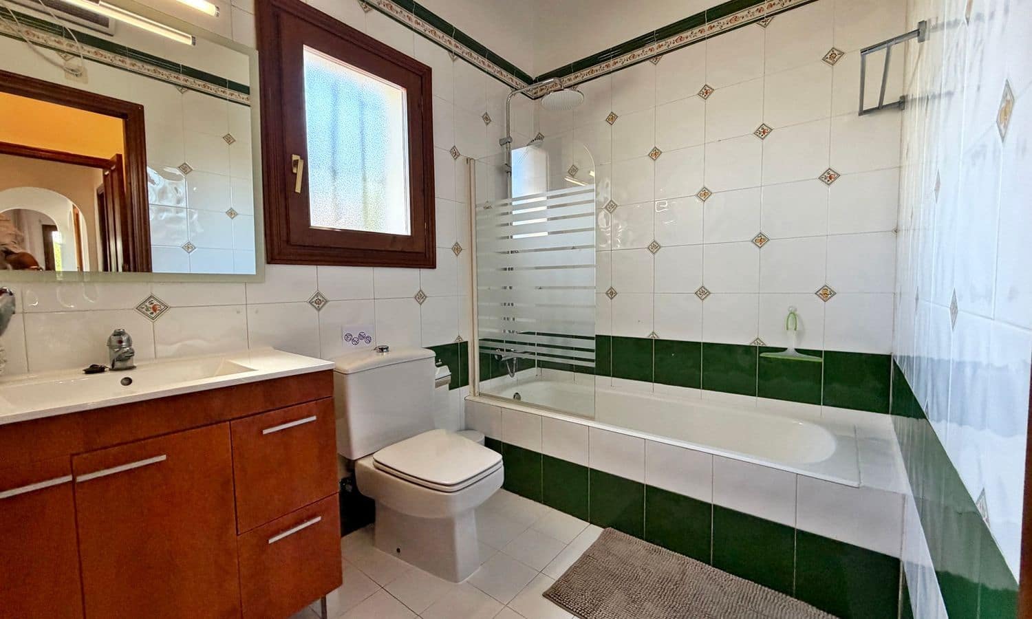 5 bedroom Villa for sale in Pego with pool garage - € 649,000 (Ref: 9866296)
